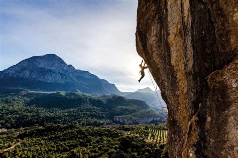 Heyecan Verici Free Solo Tırmanış Rotaları