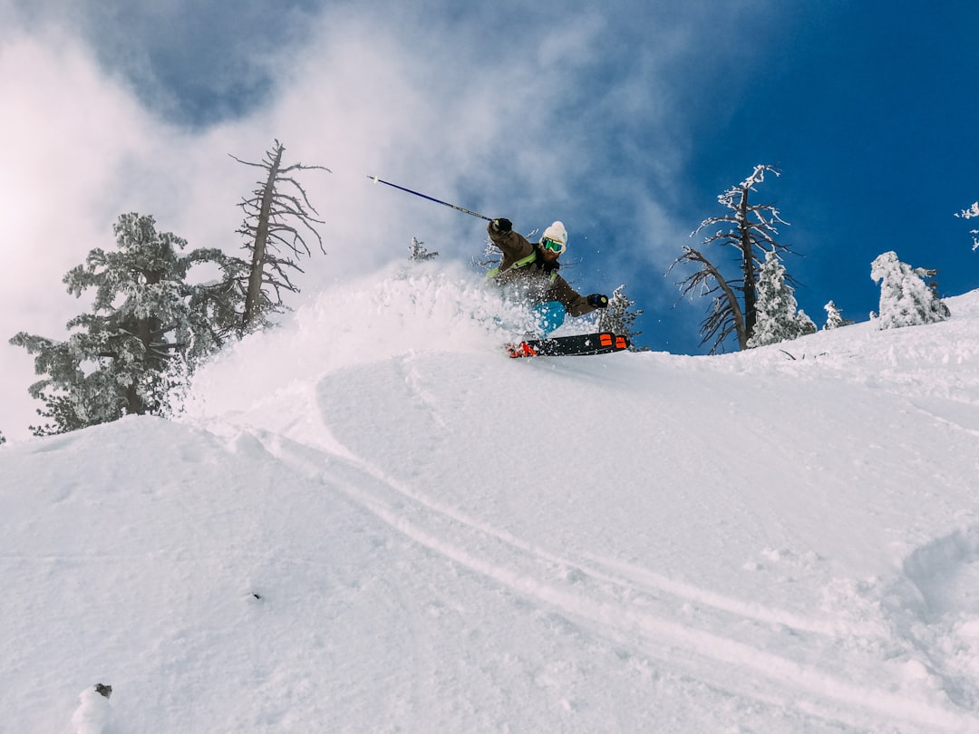 Küçük Şehirlerdeki Gizli Snowboard Rotaları: Keşfedilmeyi Bekleyen Yerler